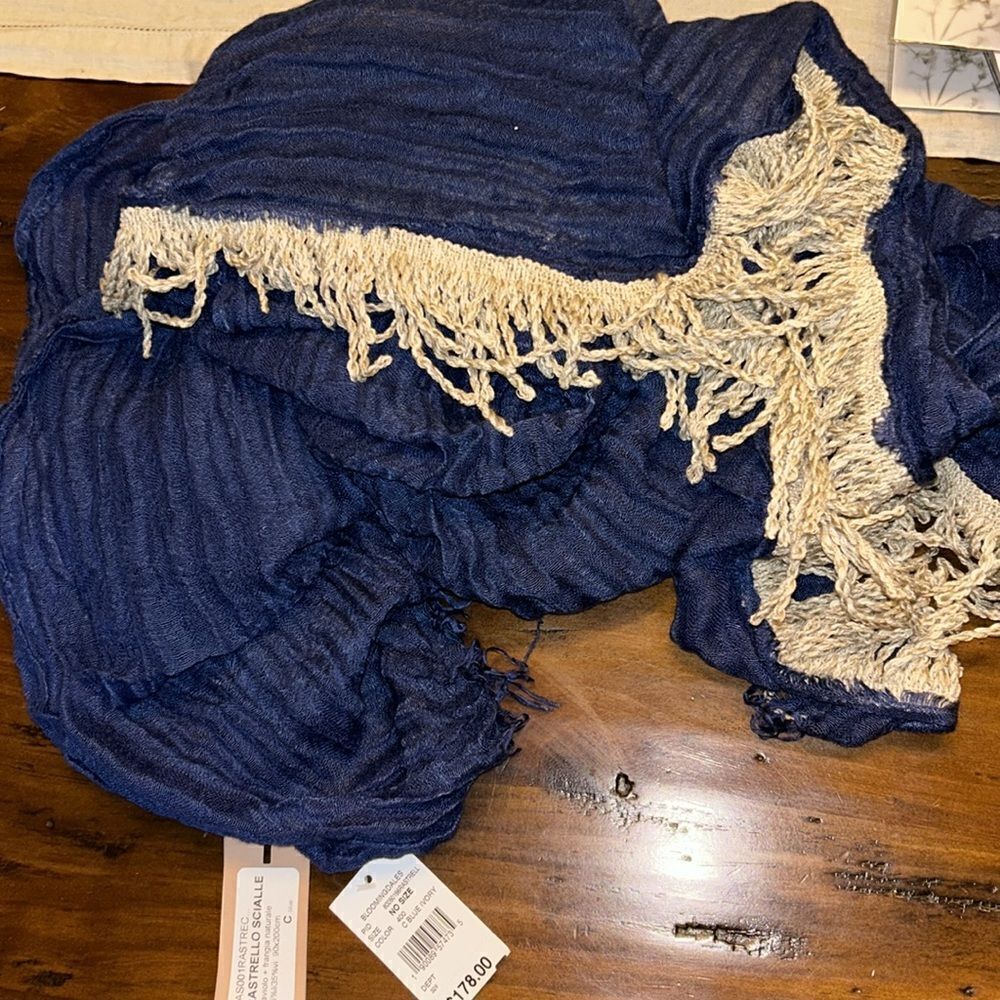 Gay or Bongard Bloomingdale’s Scarf with Fringes NWT ivory blue
